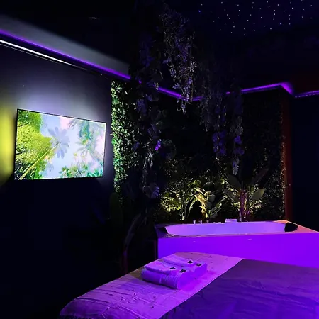 Amazonia - Starry Sky & Bath Appartement Valenciennes