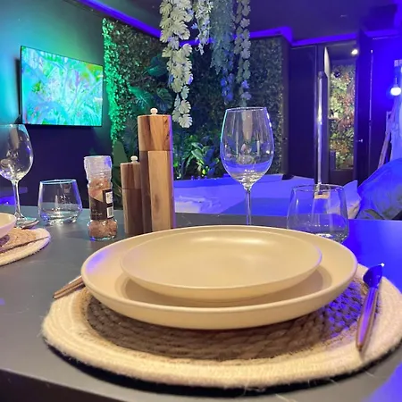 Amazonia - Starry Sky & Bath Valenciennes