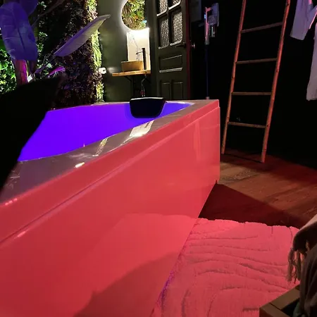 Amazonia - Starry Sky & Bath