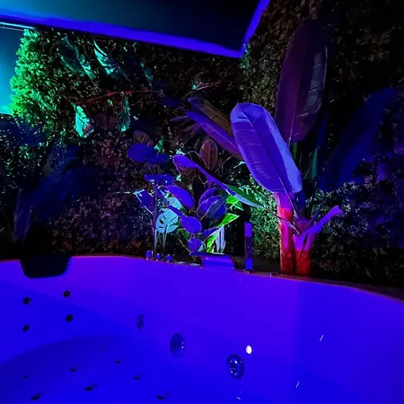 Amazonia - Starry Sky & Bath
