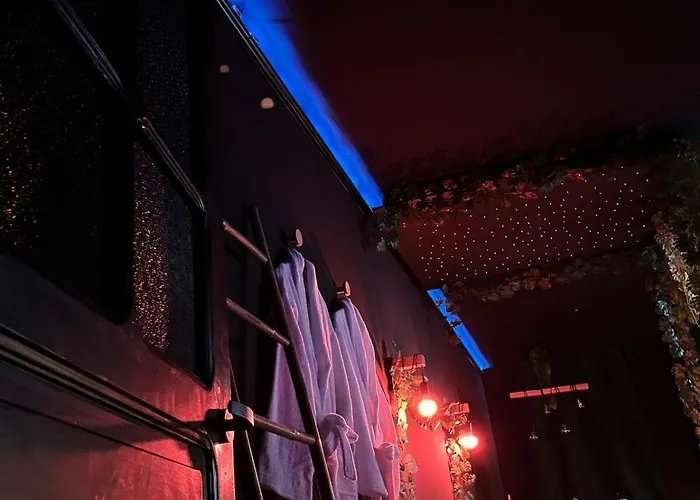 Amazonia - Starry Sky & Bath Valenciennes